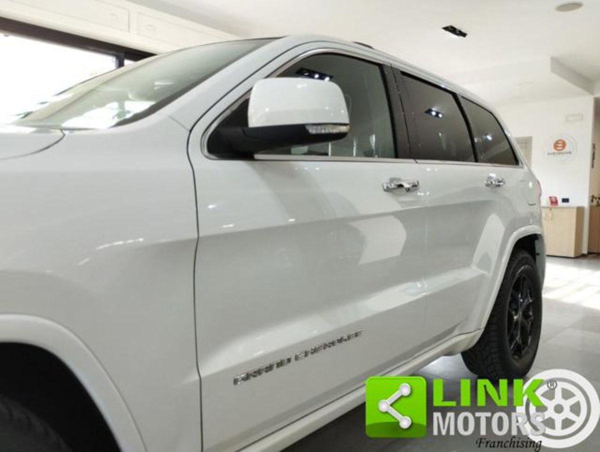 Jeep Grand Cherokee 3.0 V6 CRD 250 CV Multijet II Overland (17)