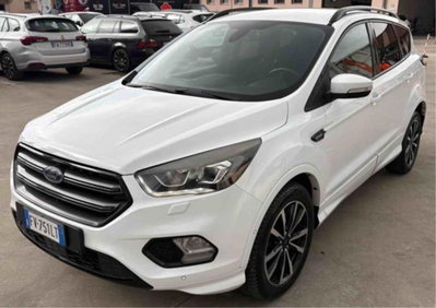 Ford Kuga 2.0 TDCI 180 CV S&S 4WD Powershift ST-Line usata