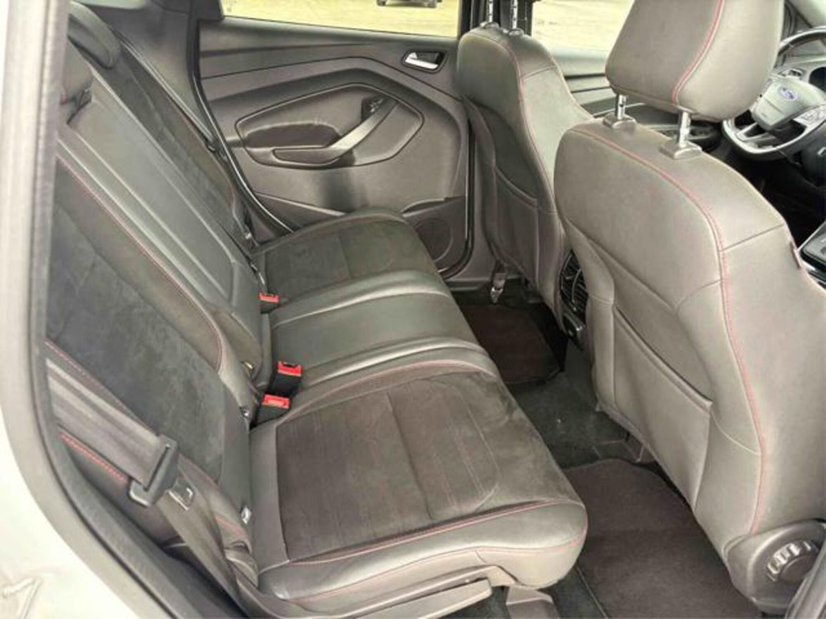 Ford Kuga 2.0 TDCI 180 CV S&S 4WD Powershift ST-Line (15)