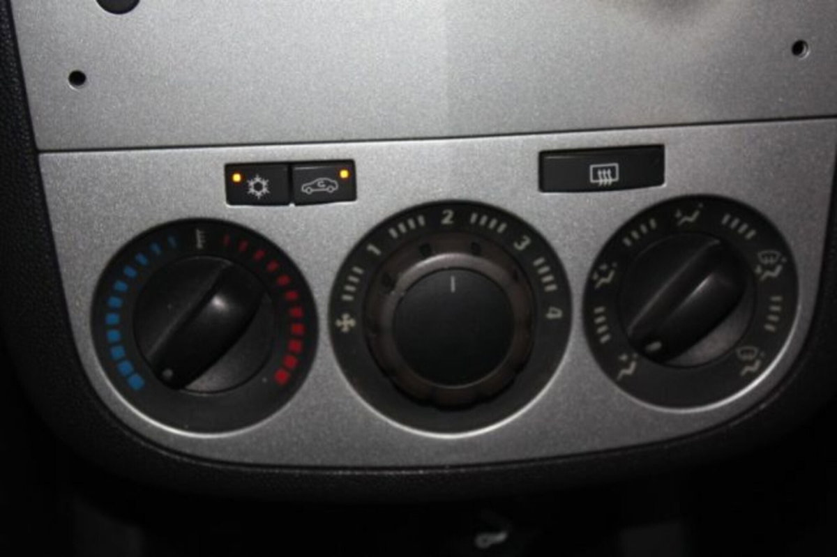 Opel Corsa 1.3 CDTI 95CV ecoFLE3 porte Edition (9)