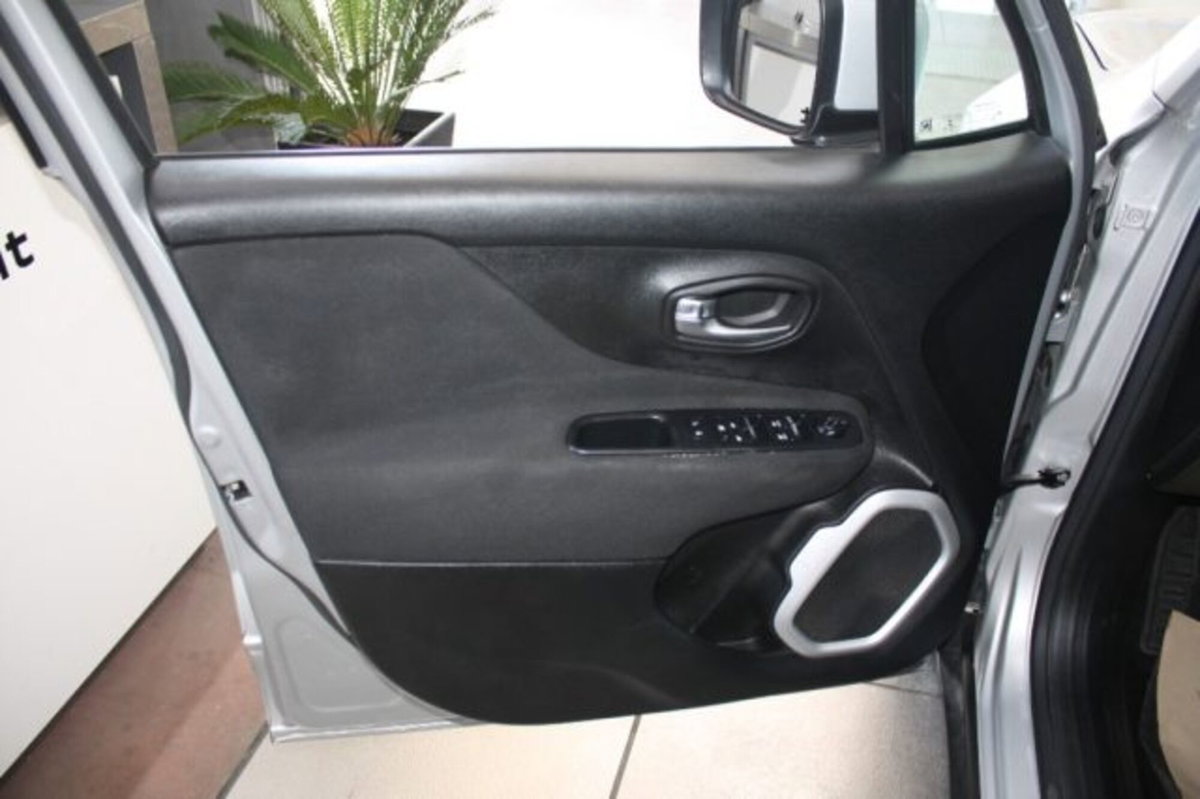 Jeep Renegade 1.6 Mjt 120 CV Longitude (10)