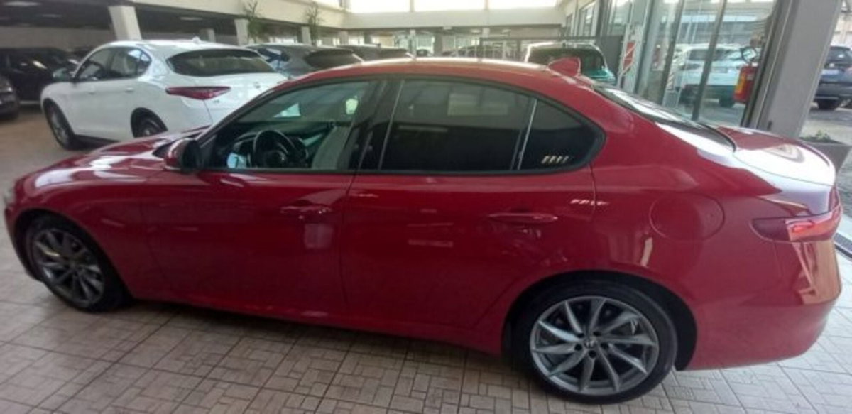 Alfa Romeo Giulia 2.2 Turbodiesel 190 CV AT8 Sprint (4)