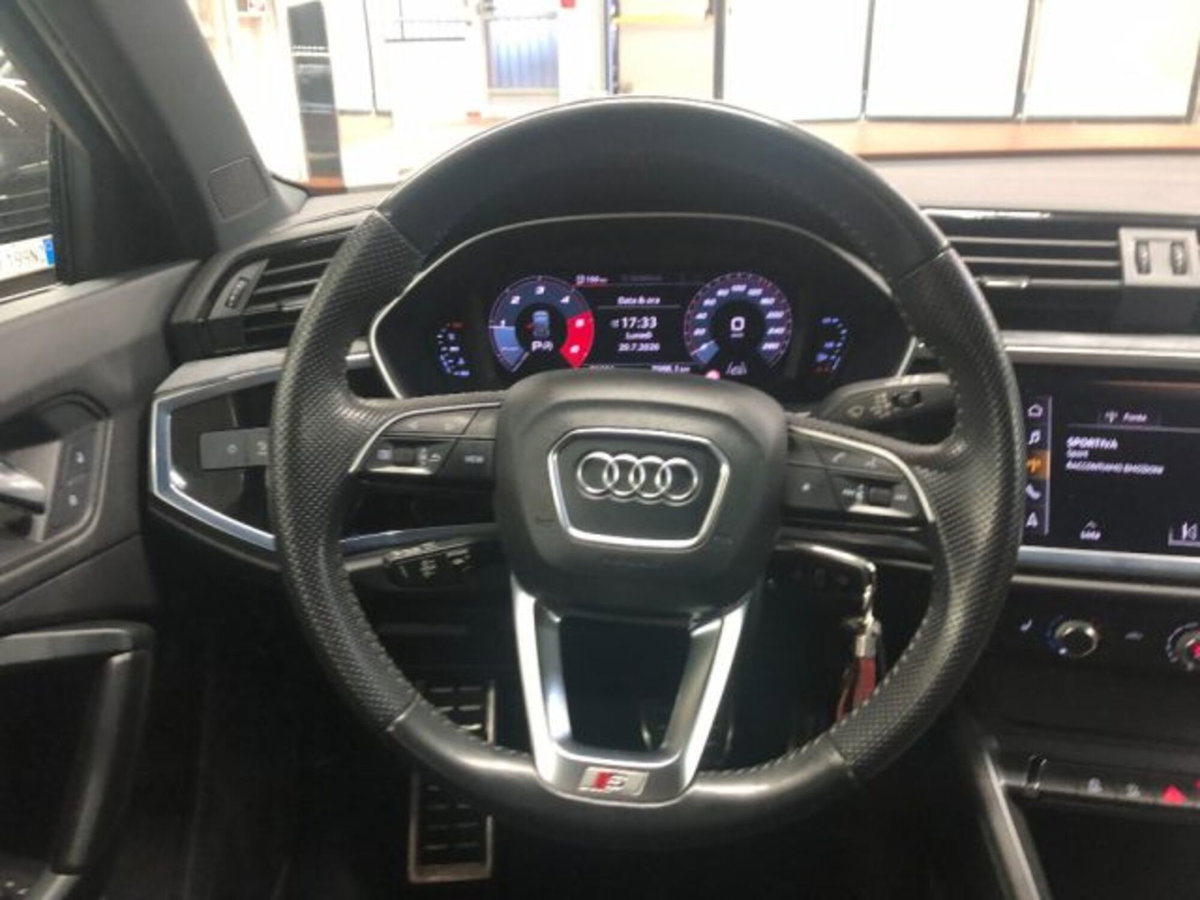 Audi Q3 2.0 TDI 150 CV S tronic S line Edition (12)