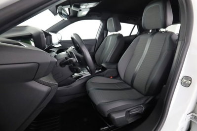 Peugeot 2008 BlueHDi 130 S&S EAT8 Allure Pack (2)