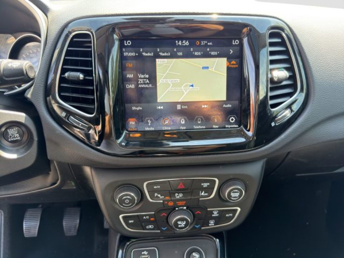 Jeep Compass 1.6 Multijet II 2WD Limited (17)