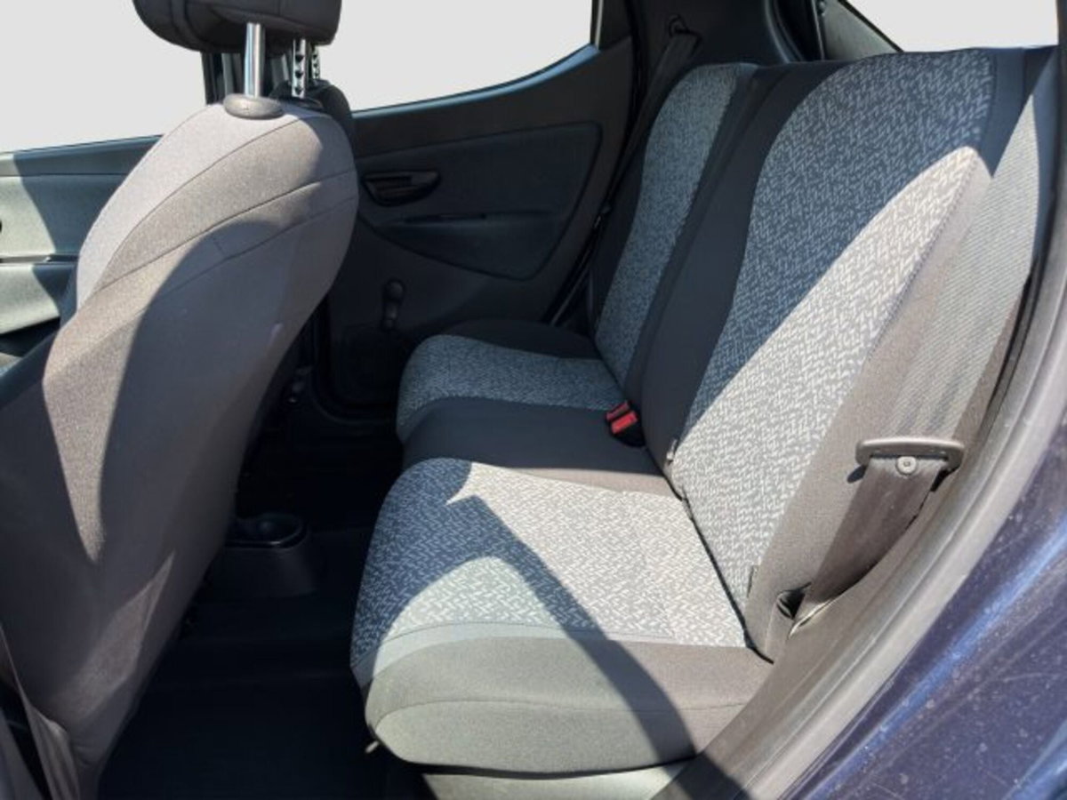Lancia Ypsilon 1.0 FireFly 5 porte S&S Hybrid Silver Plus (11)