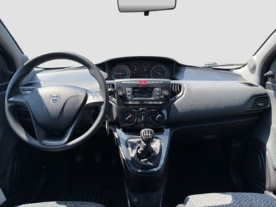 Lancia Ypsilon 1.0 FireFly 5 porte S&S Hybrid Silver Plus (12)
