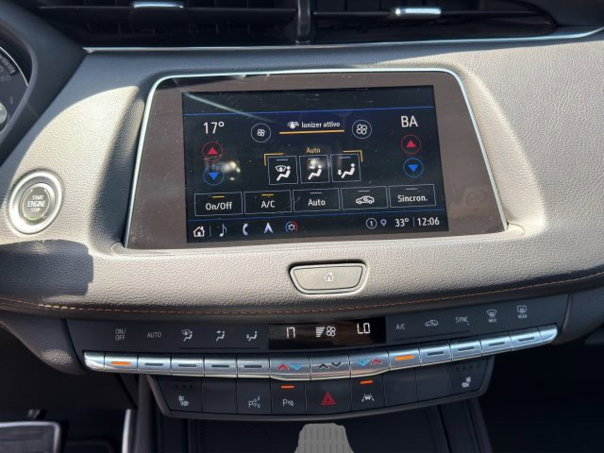 Cadillac XT4 XT4 350 TD AWD Sport (17)