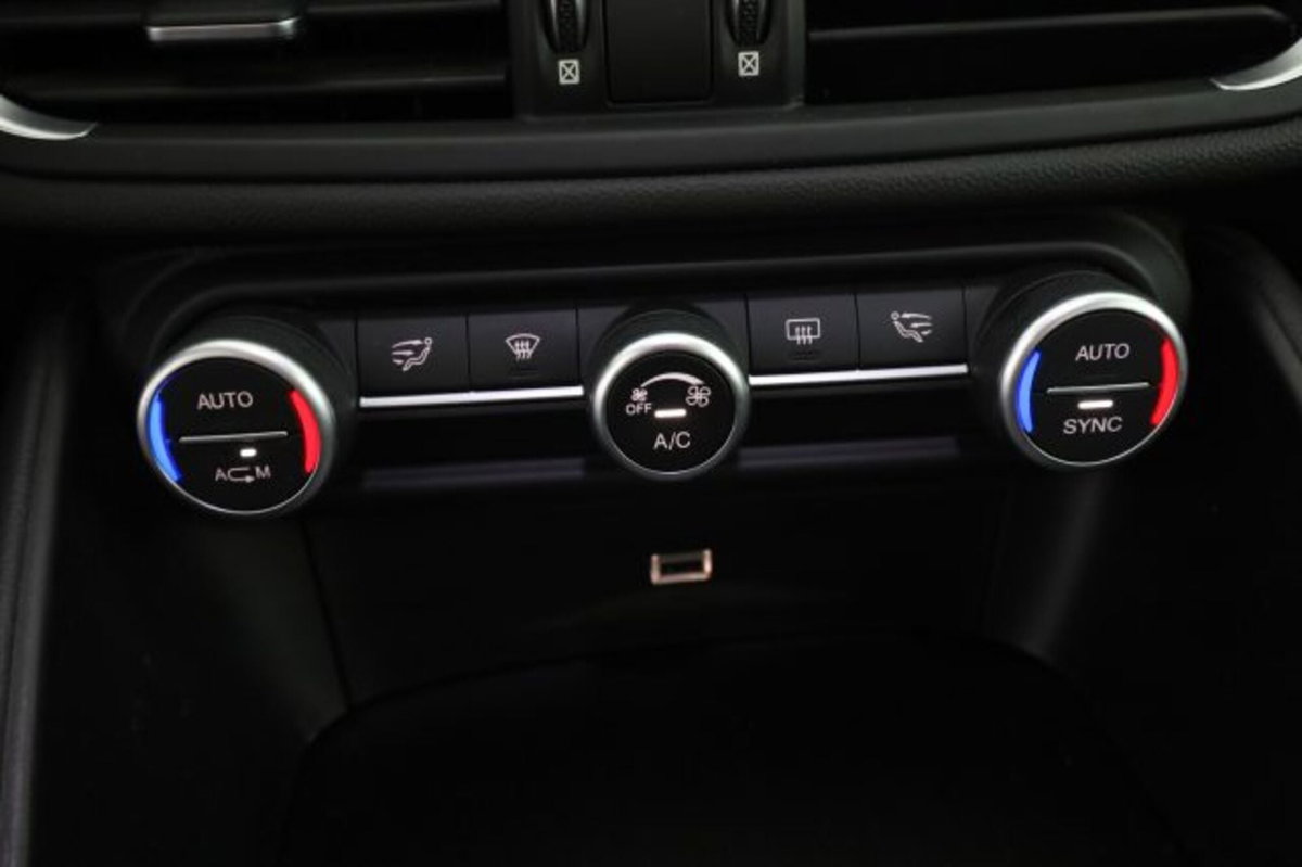 Alfa Romeo Giulia 2.2 Turbodiesel 150 CV AT8 Super (12)