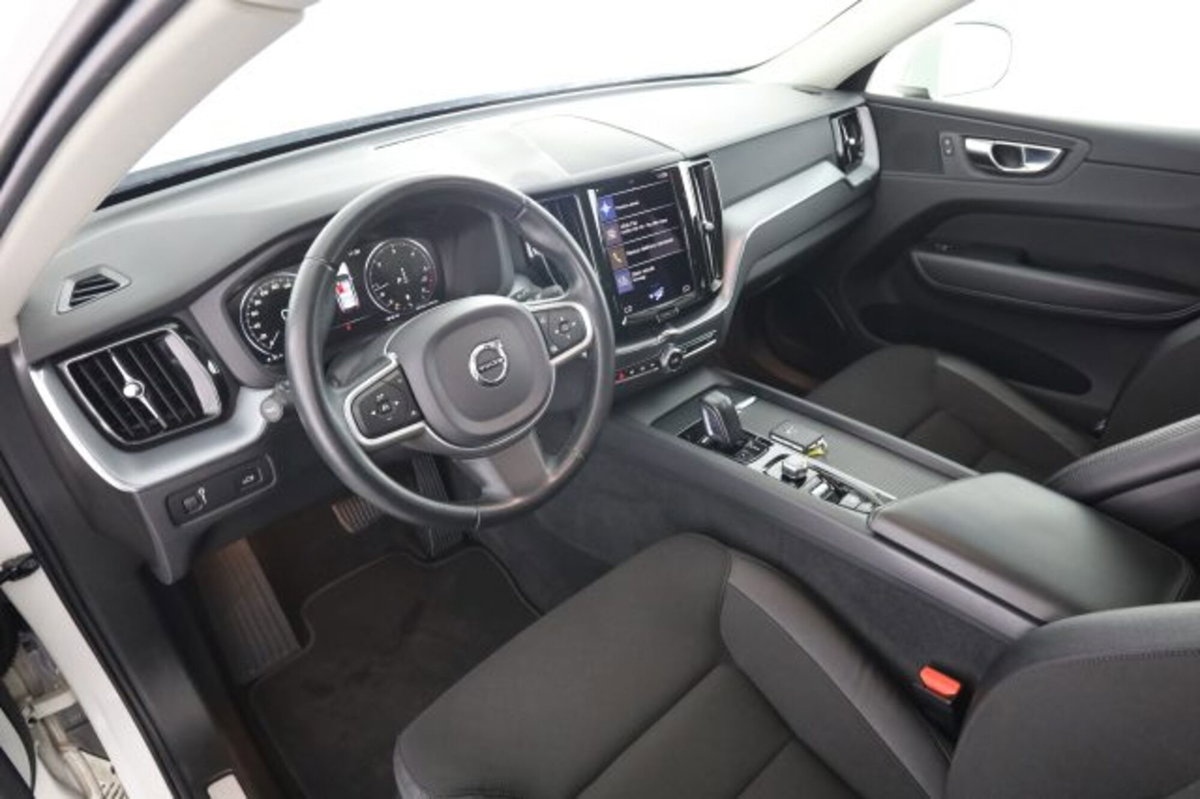 Volvo XC60 B4 Geartronic Momentum Pro