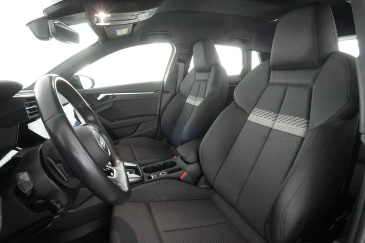 Audi A3 Sportback 35 TDI S tronic S line edition (2)