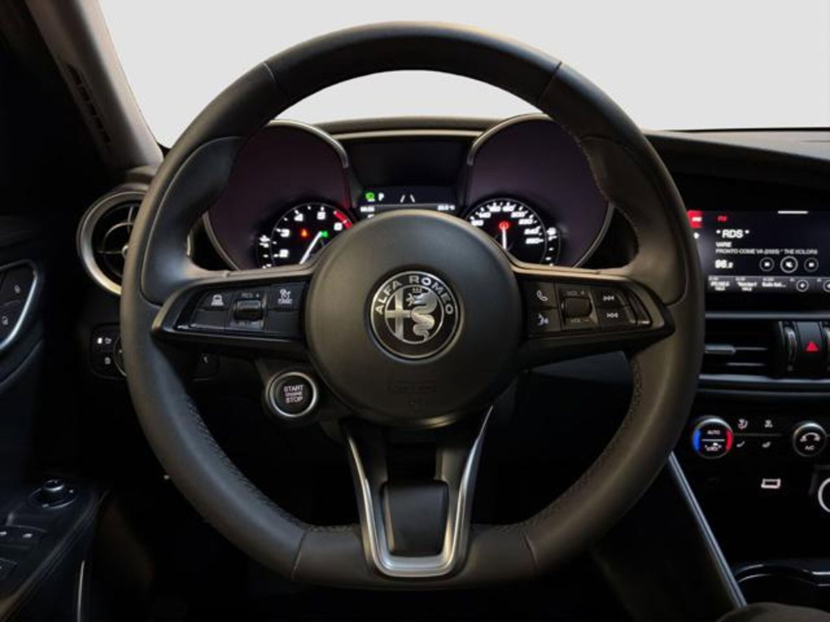Alfa Romeo Giulia 2.0 Turbo 200 CV AT8 Super (10)