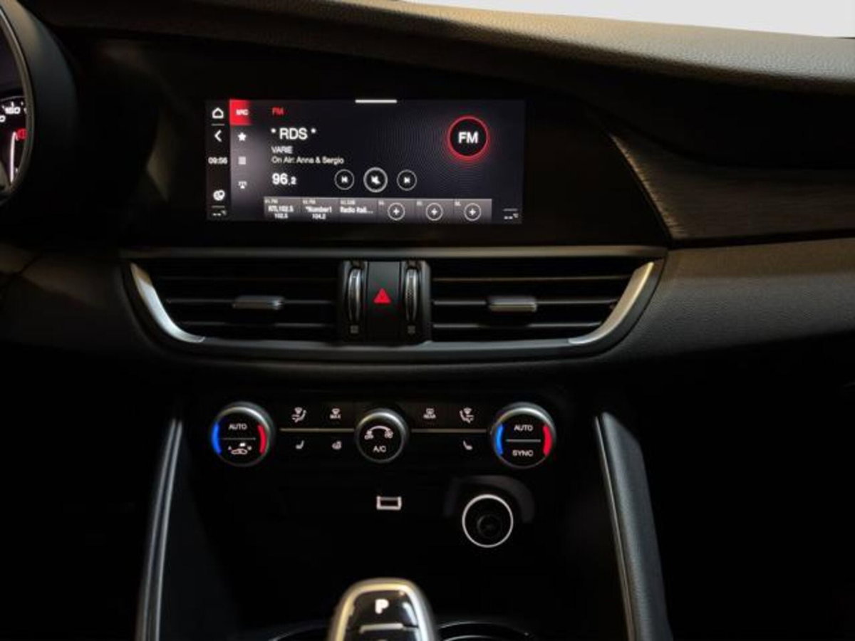 Alfa Romeo Giulia 2.0 Turbo 200 CV AT8 Super (18)