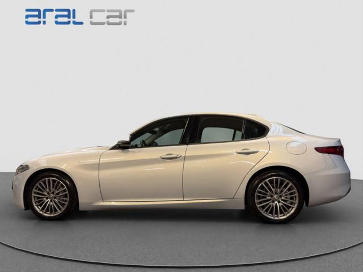 Alfa Romeo Giulia 2.0 Turbo 200 CV AT8 Super (3)