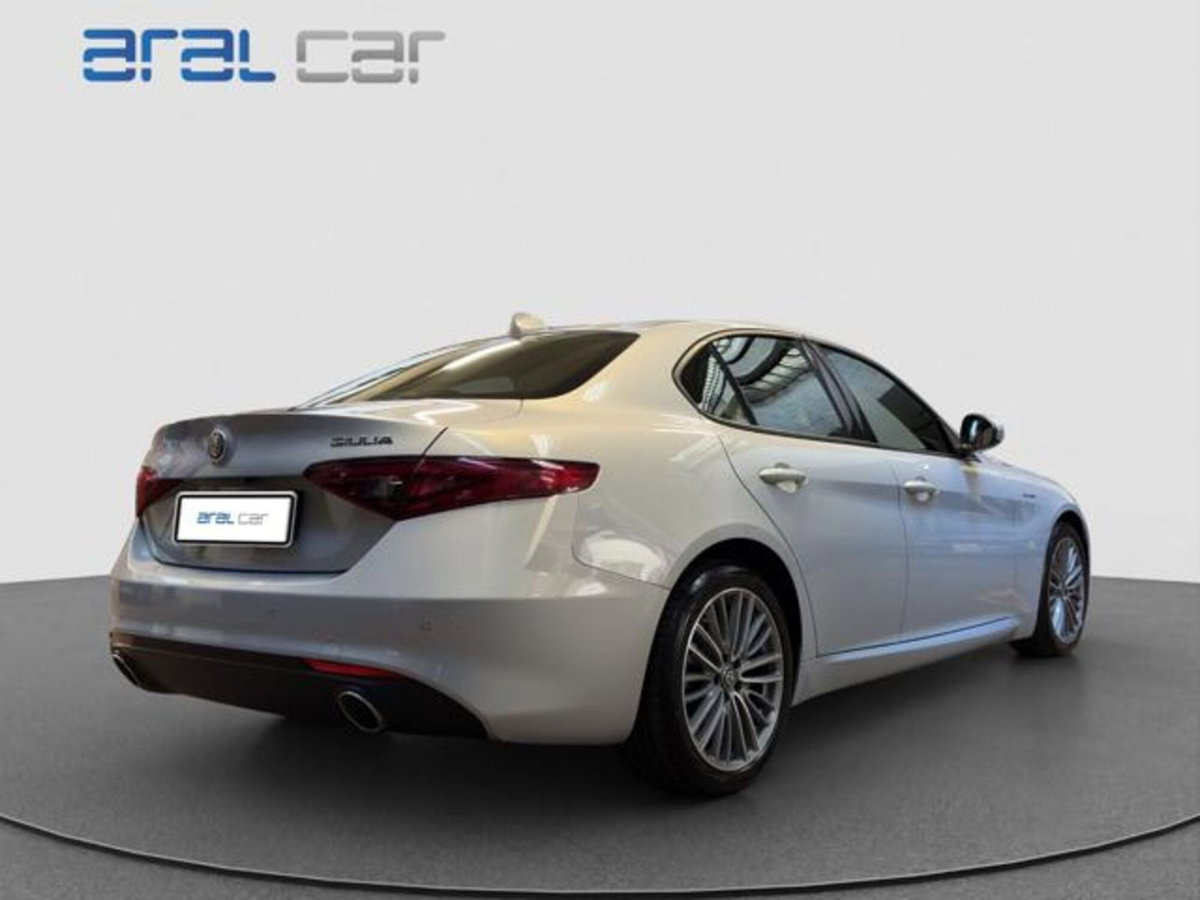 Alfa Romeo Giulia 2.0 Turbo 200 CV AT8 Super (6)