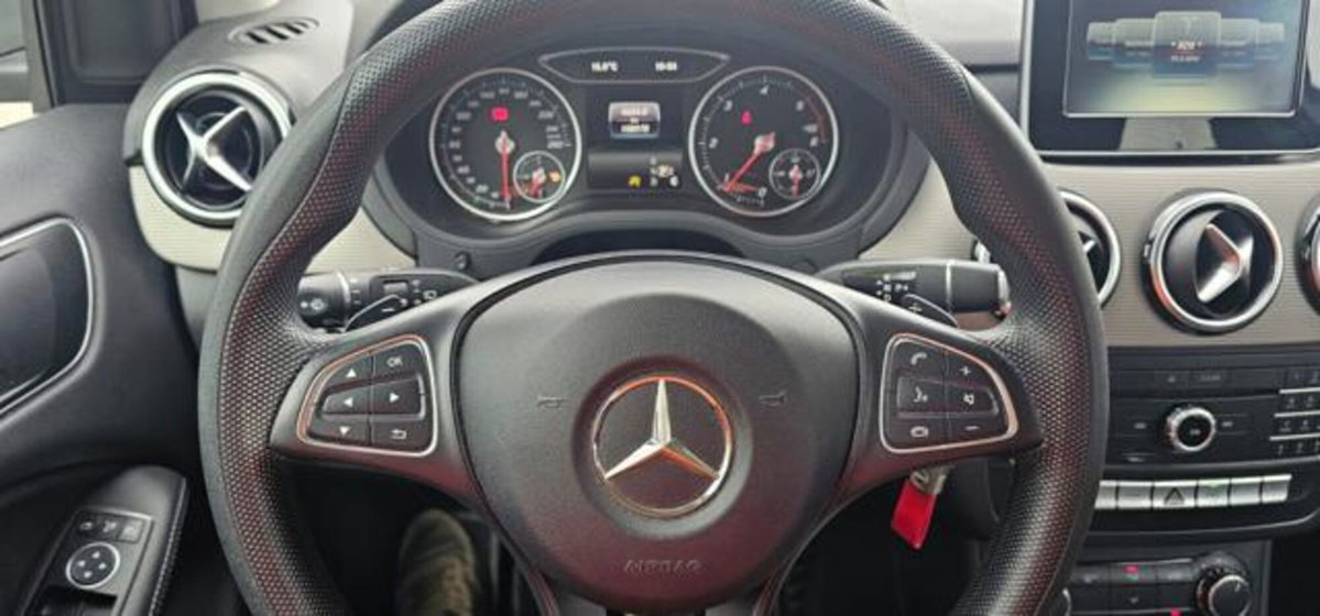 Mercedes-Benz Classe B 160 d Automatic Executive (11)