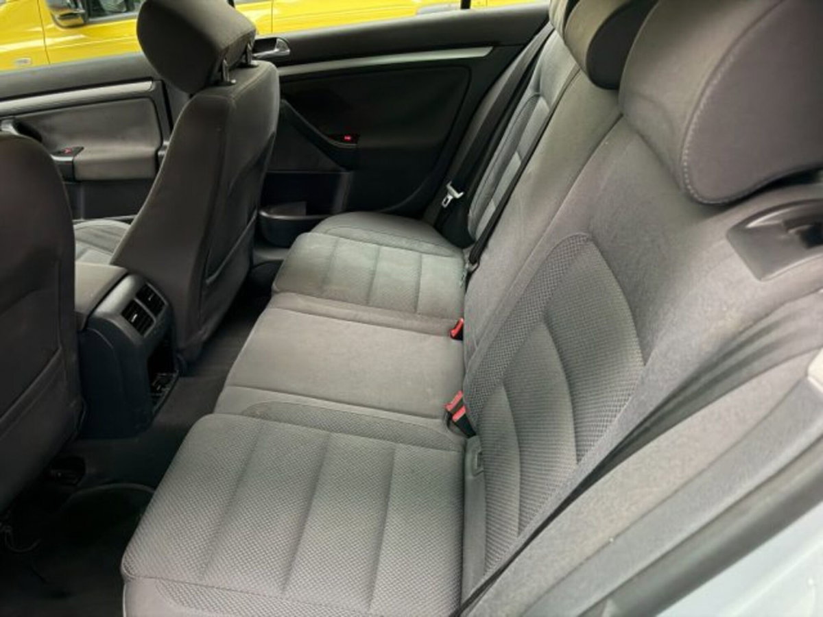 Volkswagen Golf 2.0 16V TDI 5p. Comfortline (11)