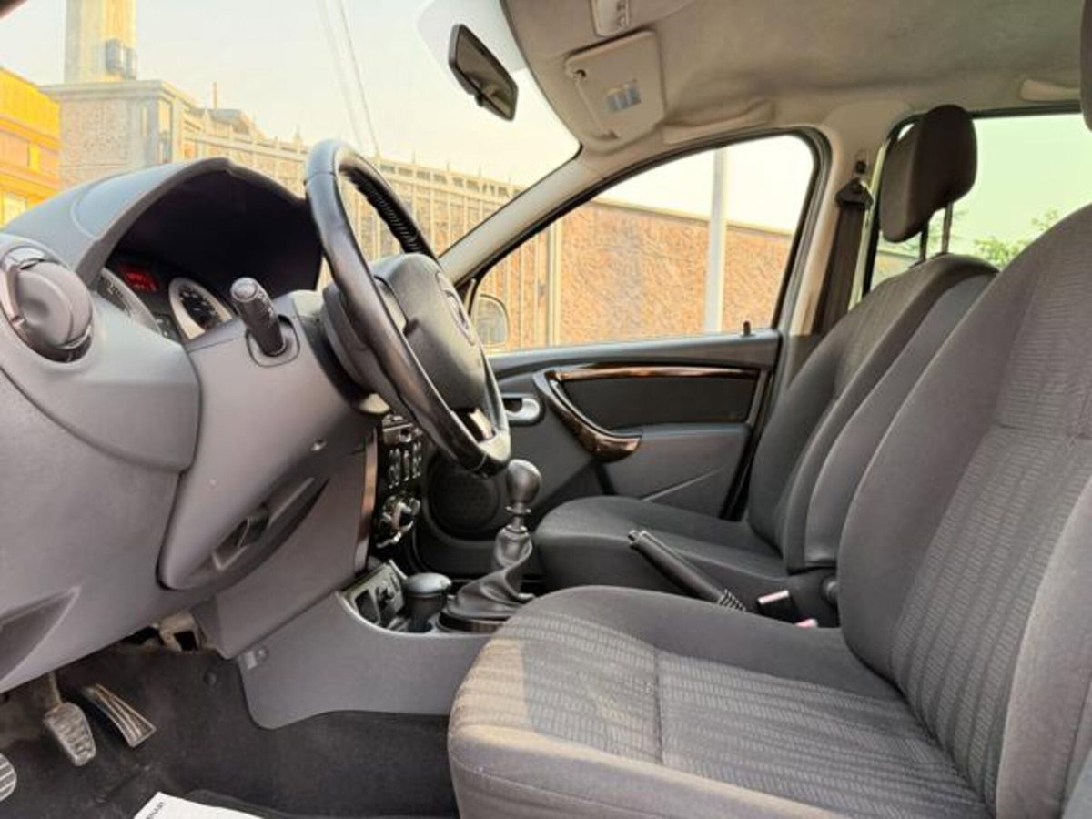 Dacia Duster 1.5 dCi 110CV 4x2 Lauréate (13)