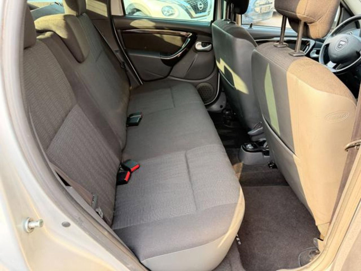 Dacia Duster 1.5 dCi 110CV 4x2 Lauréate (9)