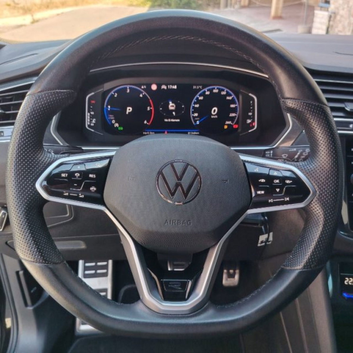 Volkswagen Tiguan 2.0 TDI 150 CV SCR DSG 4MOTION R-Line (12)