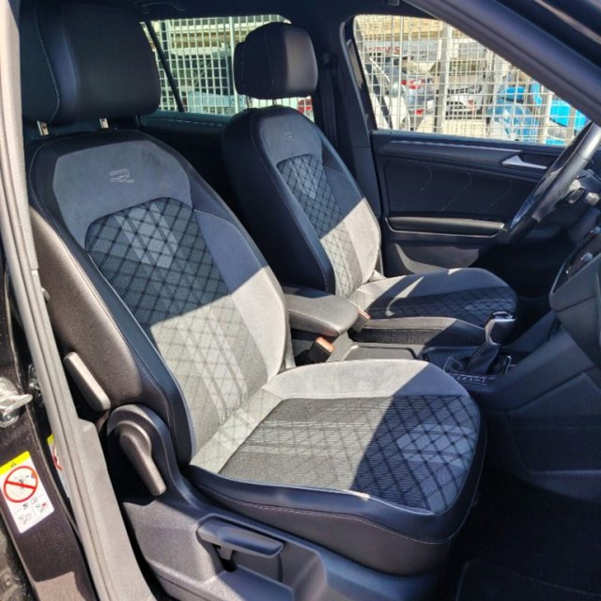 Volkswagen Tiguan 2.0 TDI 150 CV SCR DSG 4MOTION R-Line (4)