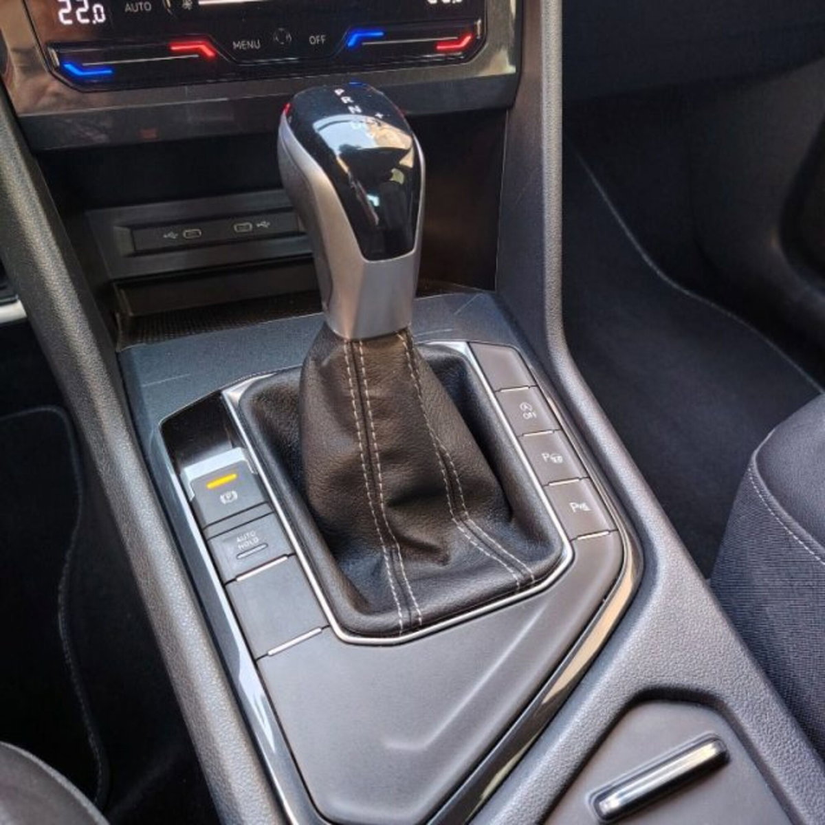 Volkswagen Tiguan 2.0 TDI 150 CV SCR DSG 4MOTION R-Line (8)
