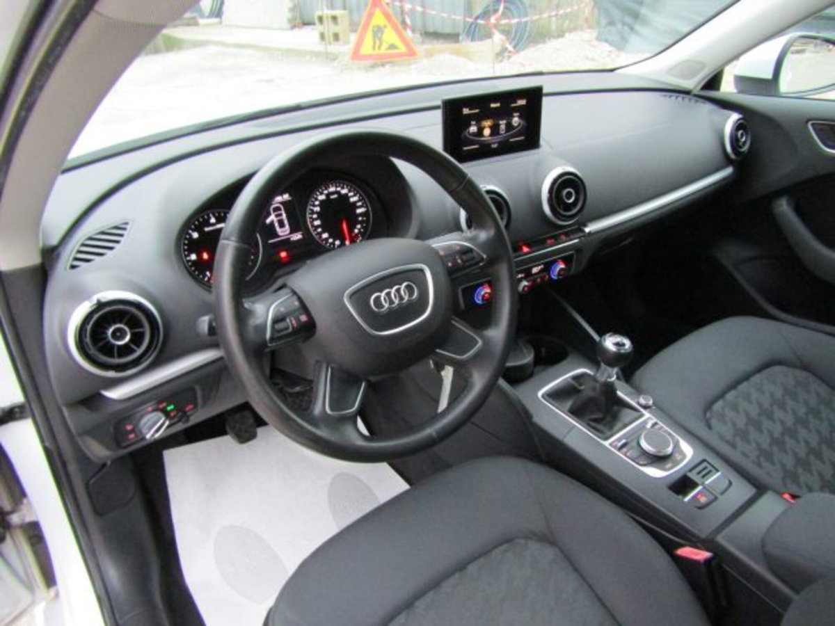 Audi A3 1.6 TDI Admired (11)