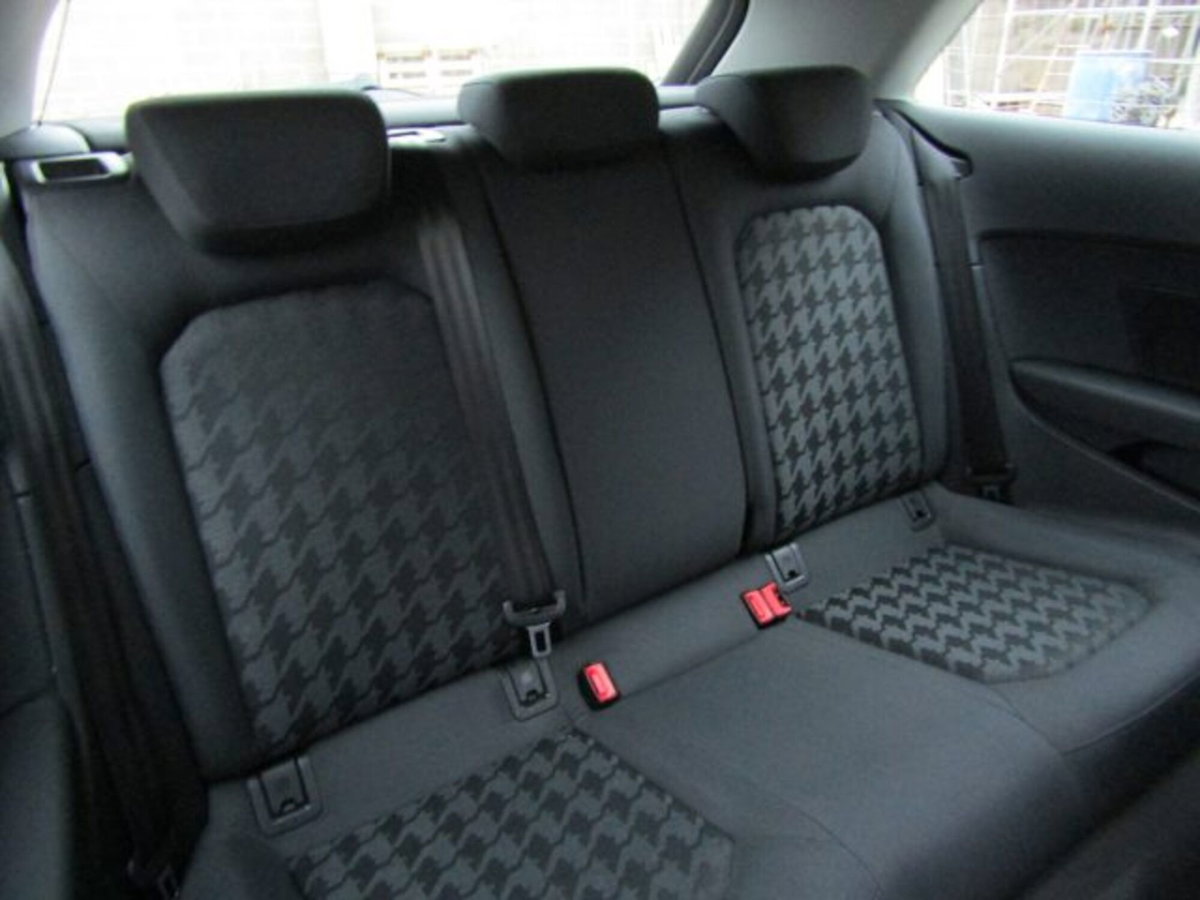 Audi A3 1.6 TDI Admired (14)
