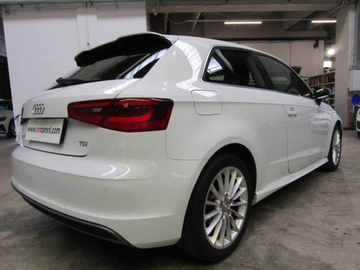 Audi A3 1.6 TDI Admired (4)