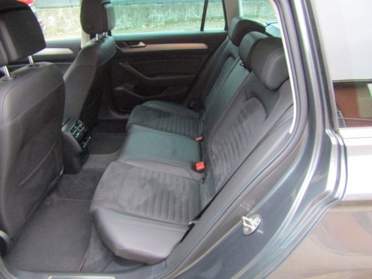 Volkswagen Passat Variant 2.0 TDI SCR 190 CV 4MOTION DSG Executive BMT (11)