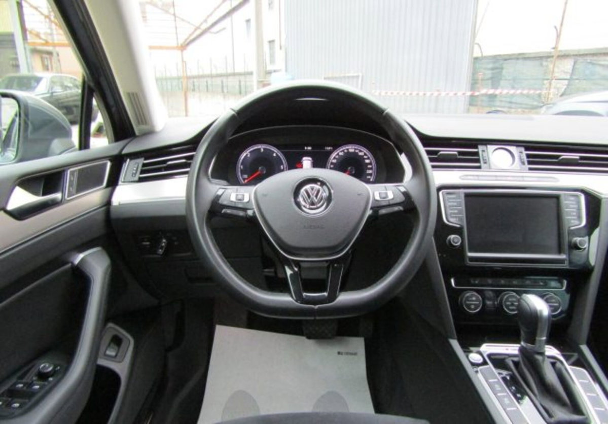 Volkswagen Passat Variant 2.0 TDI SCR 190 CV 4MOTION DSG Executive BMT (18)