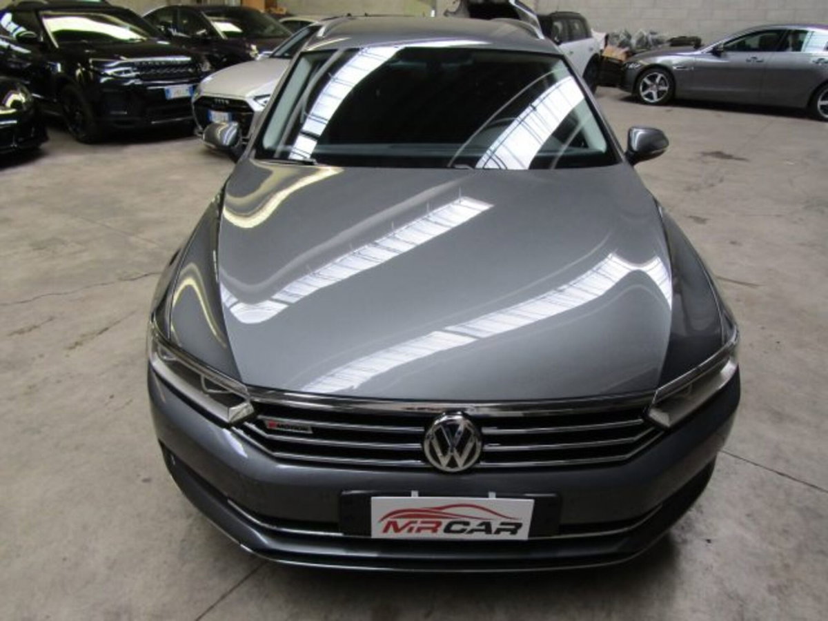 Volkswagen Passat Variant 2.0 TDI SCR 190 CV 4MOTION DSG Executive BMT (2)