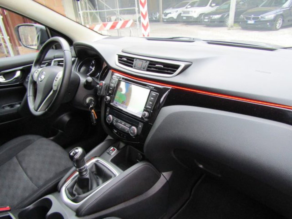 Nissan Qashqai 1.5 dCi Tekna (16)