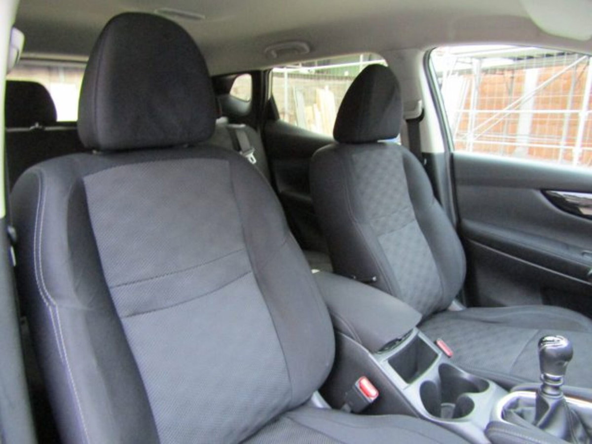Nissan Qashqai 1.5 dCi Tekna (17)