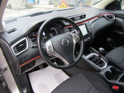 Nissan Qashqai 1.5 dCi Tekna (8)