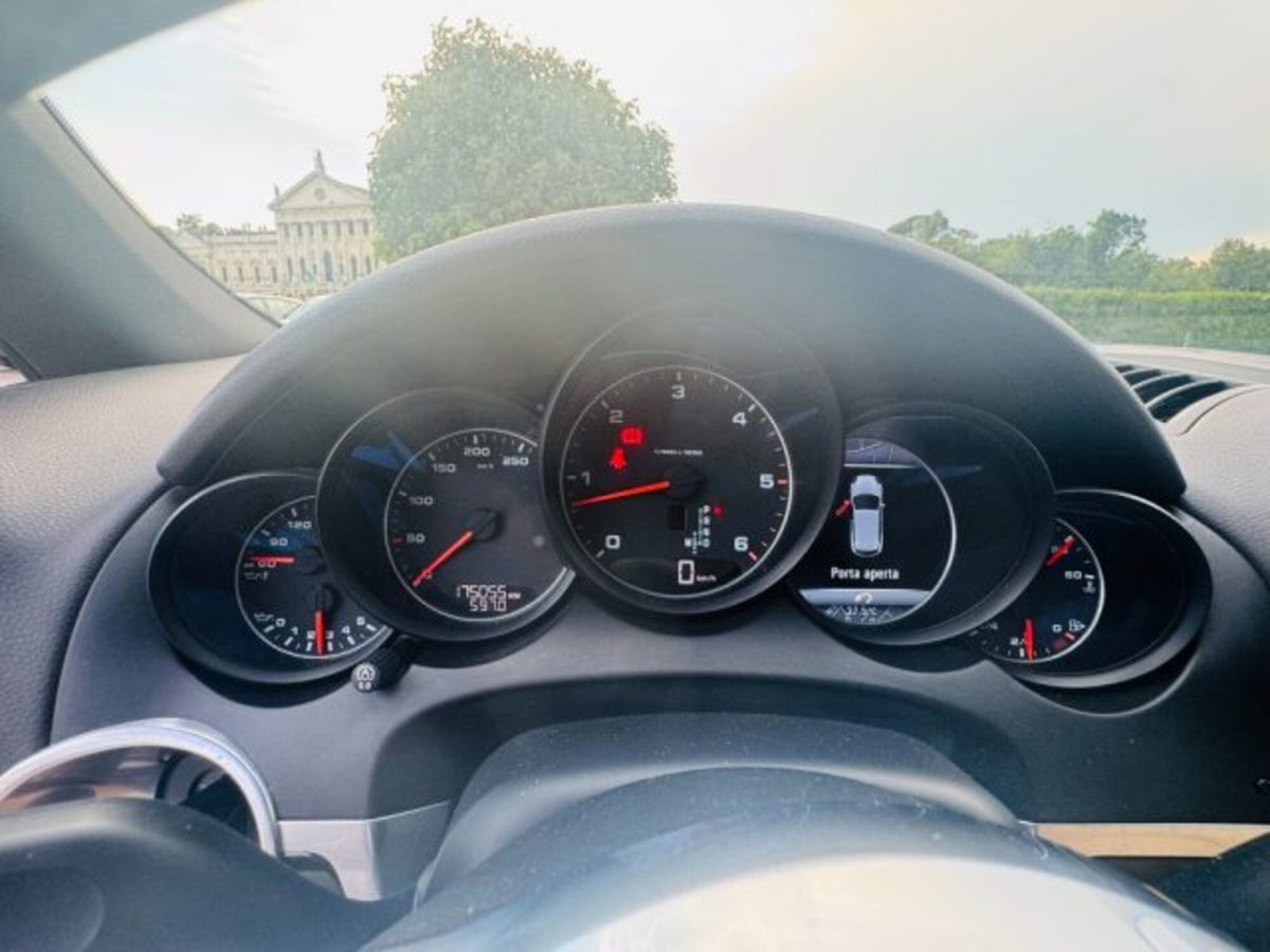 Porsche Cayenne 3.0 Diesel (16)