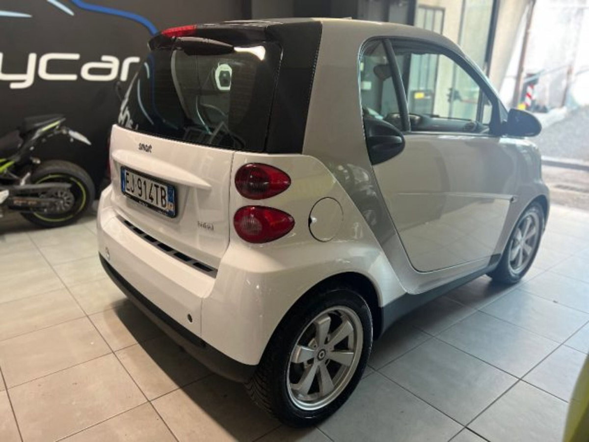 smart Fortwo 1000 52 kW MHD coupé passion (5)