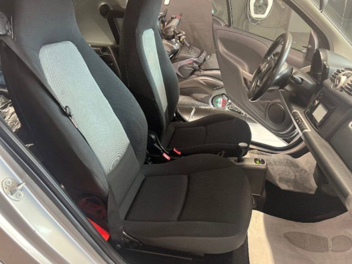 smart Fortwo 1000 52 kW MHD coupé passion (7)