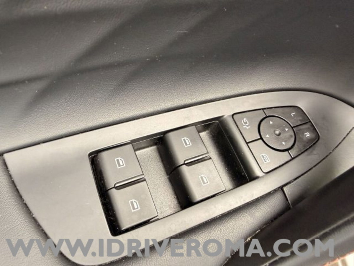 Mg HS 1.5 Luxury auto (13)