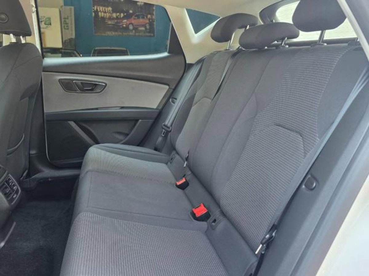 SEAT Leon 1.5 TGI 5p. Style (19)