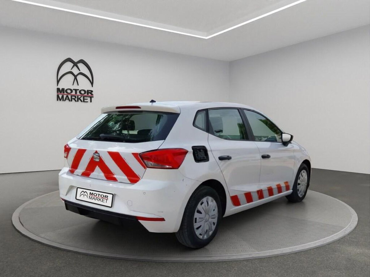 SEAT Ibiza 1.0 TGI 5 porte Reference (7)