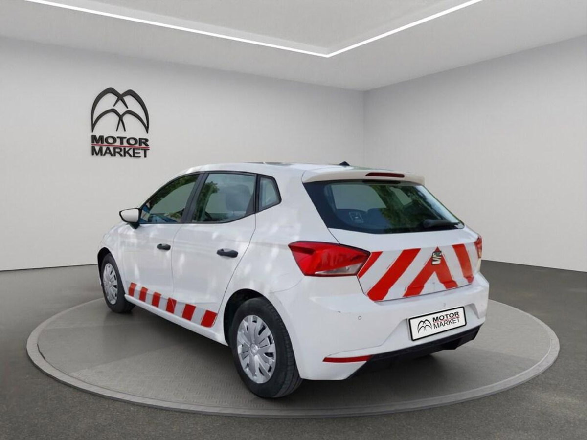 SEAT Ibiza 1.0 TGI 5 porte Reference (8)