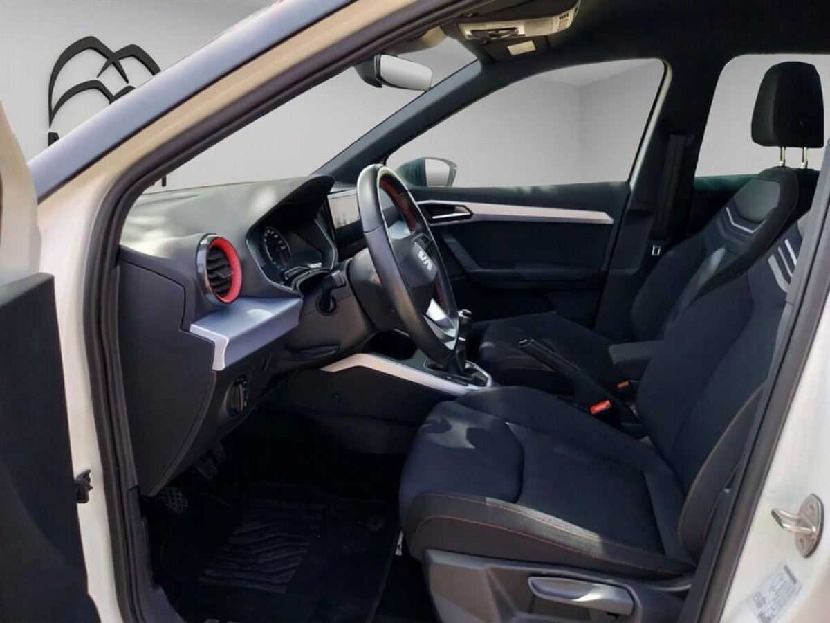 SEAT Arona 1.0 TGI FR (10)