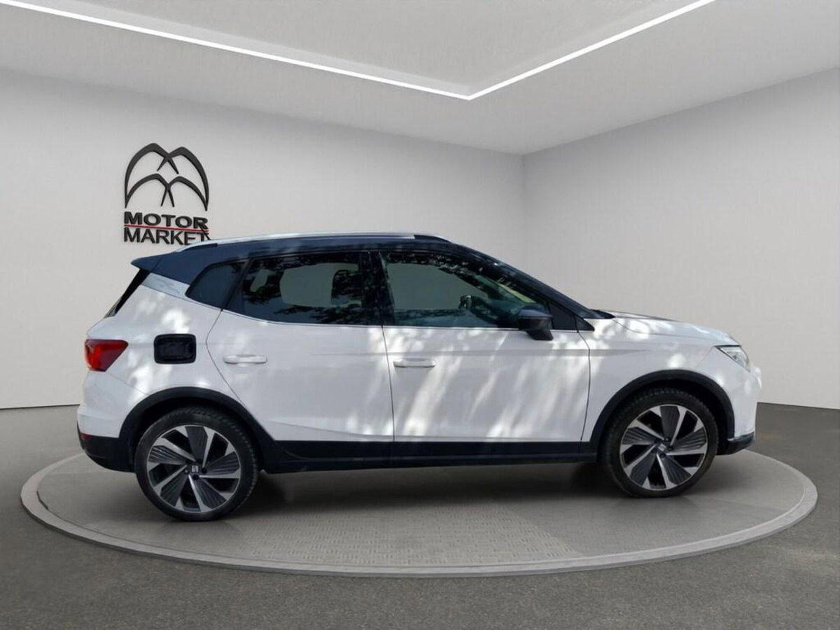 SEAT Arona 1.0 TGI FR (4)