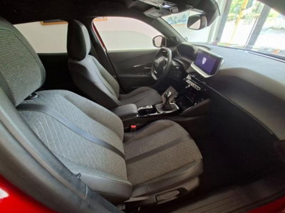 Peugeot 2008 PureTech 100 S&S Allure (19)