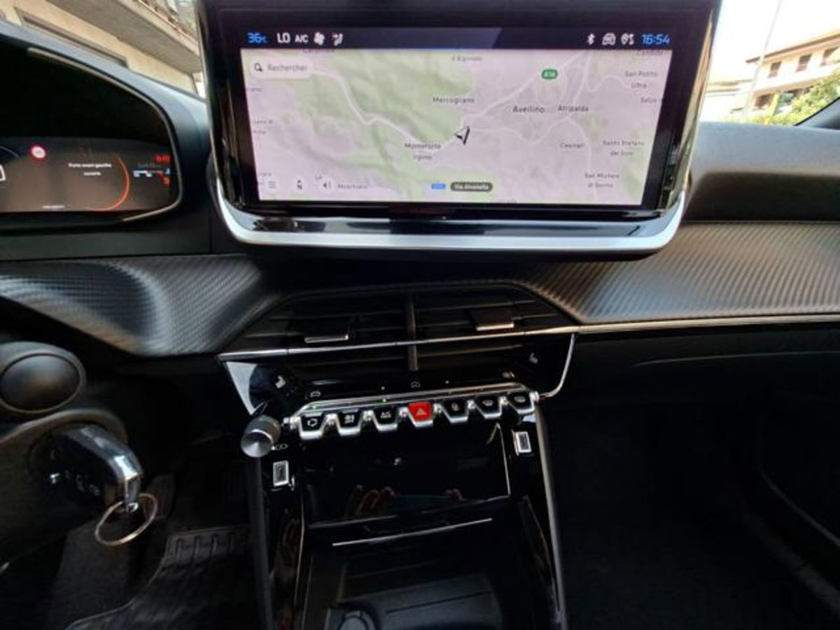 Peugeot 2008 PureTech 100 S&S Allure (2)