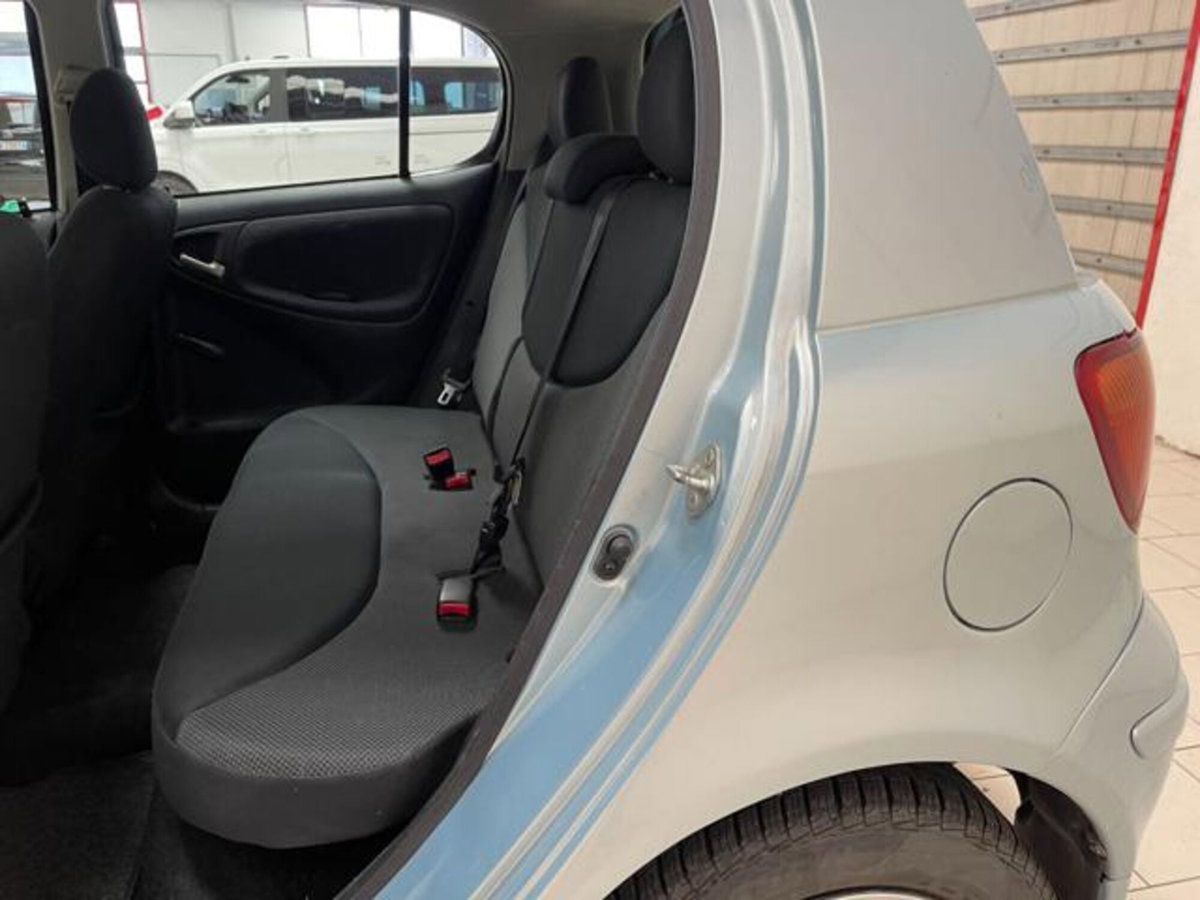 Toyota Yaris 16V cat 5 porte Sol Blue (11)