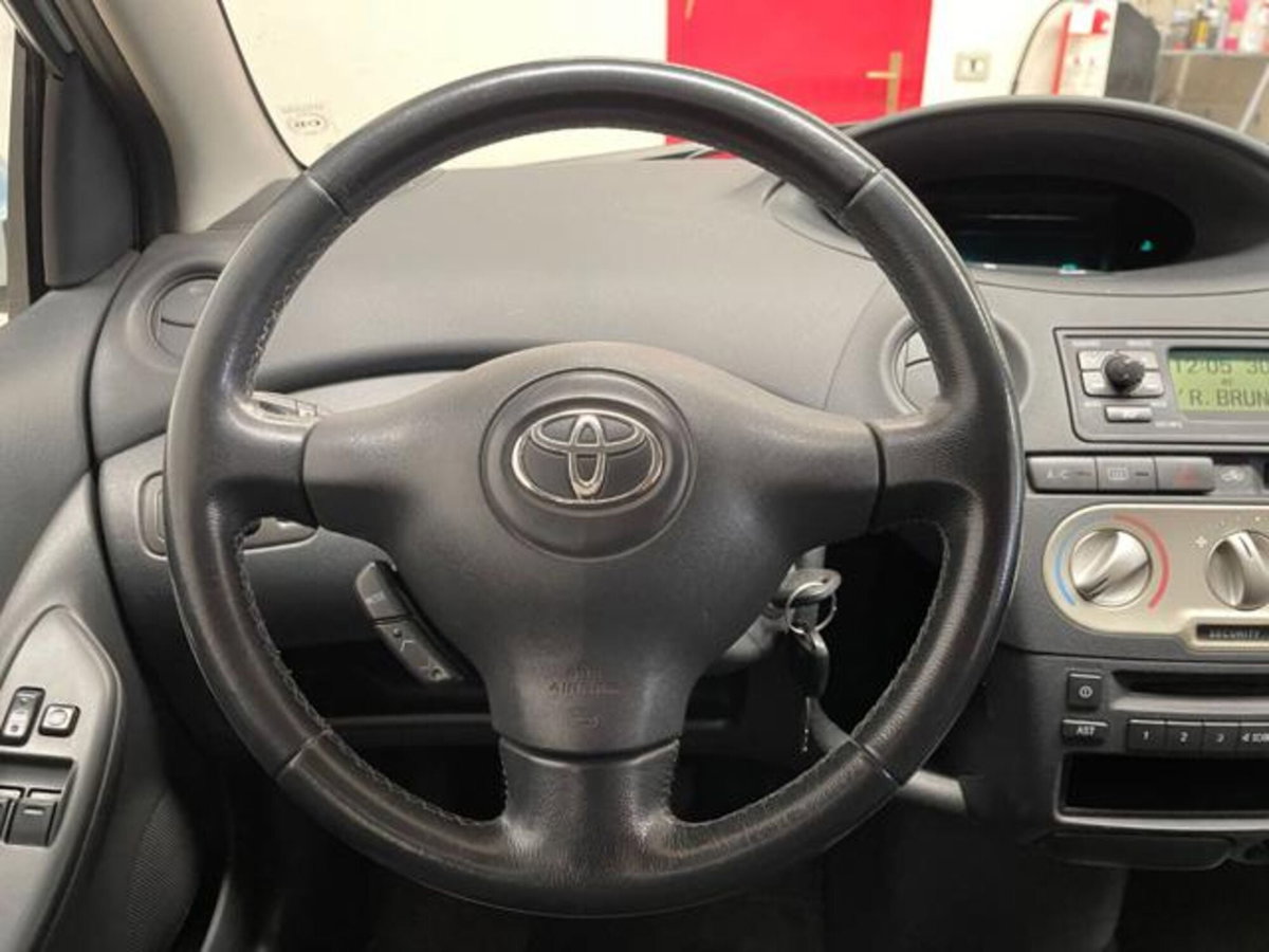 Toyota Yaris 16V cat 5 porte Sol Blue (17)