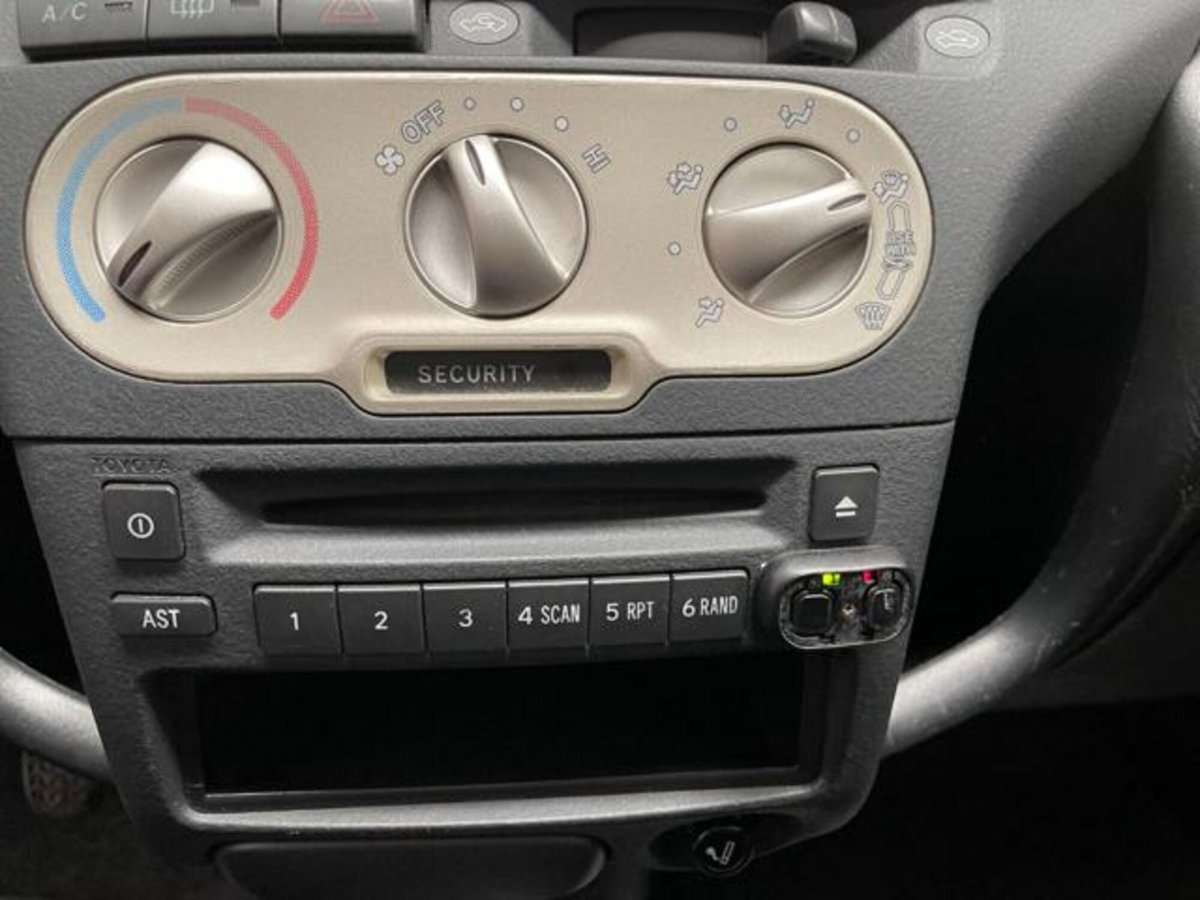Toyota Yaris 16V cat 5 porte Sol Blue (20)