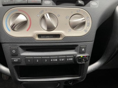 Toyota Yaris 16V cat 5 porte Sol Blue (20)